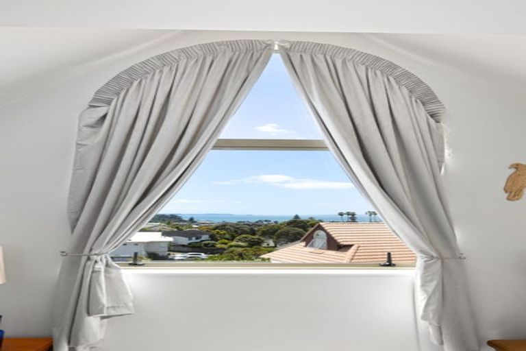 Photo of property in 4/96 William Bayes Place, Red Beach, 0932