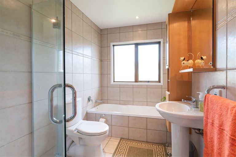 Photo of property in 26 Realm Place, Massey, Auckland, 0614