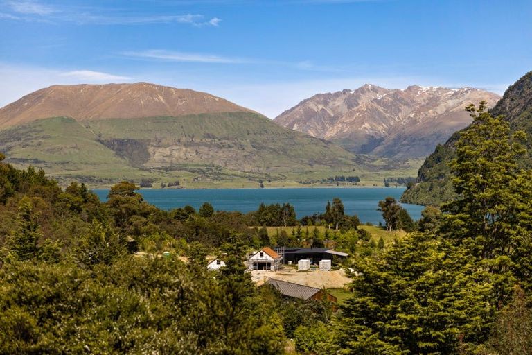 Photo of property in 19 Haast Eagle Road, Mount Creighton, 9371