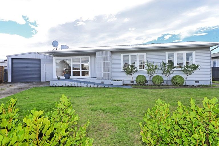 Photo of property in 2 Alexander Avenue, Onekawa, Napier, 4110