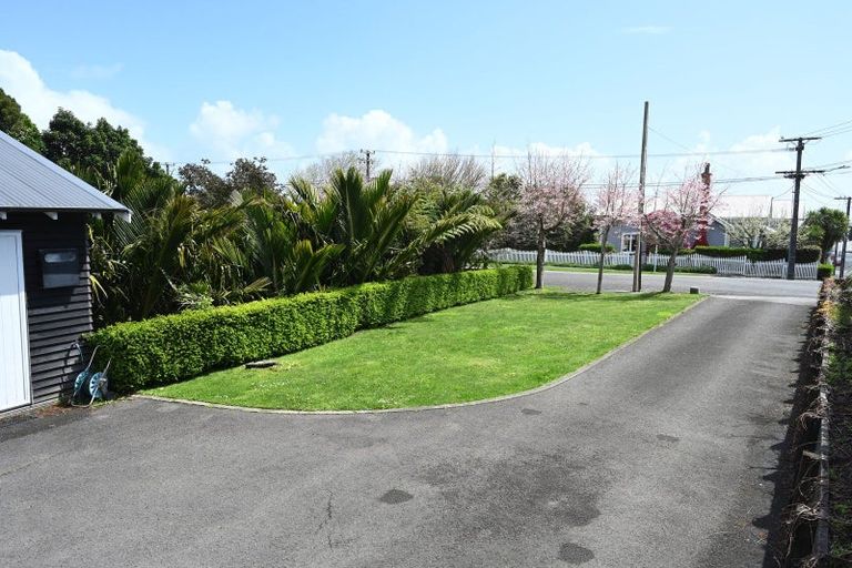 Photo of property in 72 Gilbert Street, New Plymouth, 4310