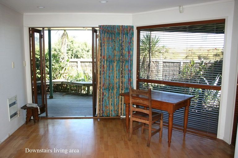 Photo of property in 180 Marine Parade North, Piha, New Lynn, 0772