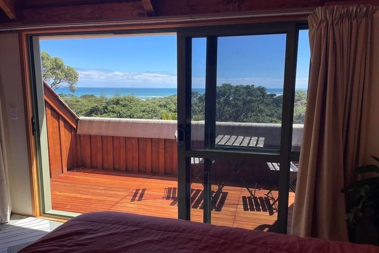 Photo of property in 15 Domain Crescent, Muriwai, Waimauku, 0881