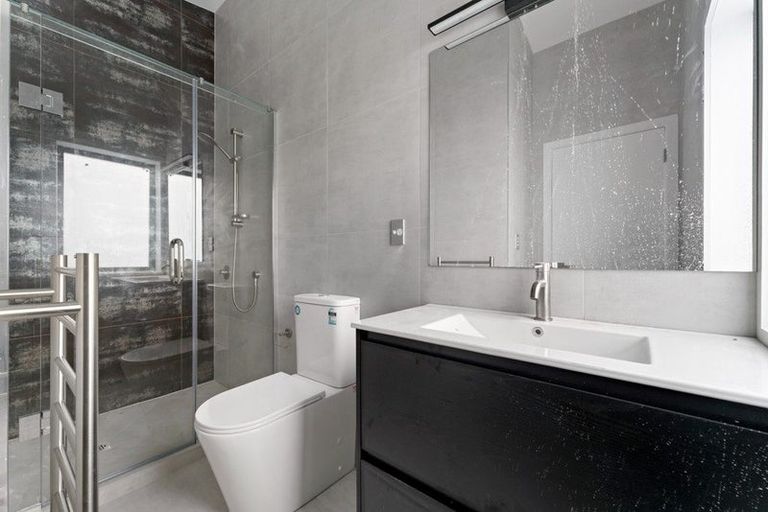 Photo of property in 7/122 Archibald Road, Kelston, Auckland, 0602