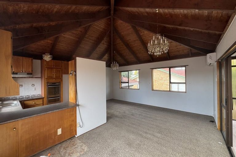 Photo of property in 34a Mark Edward Drive, Half Moon Bay, Auckland, 2012