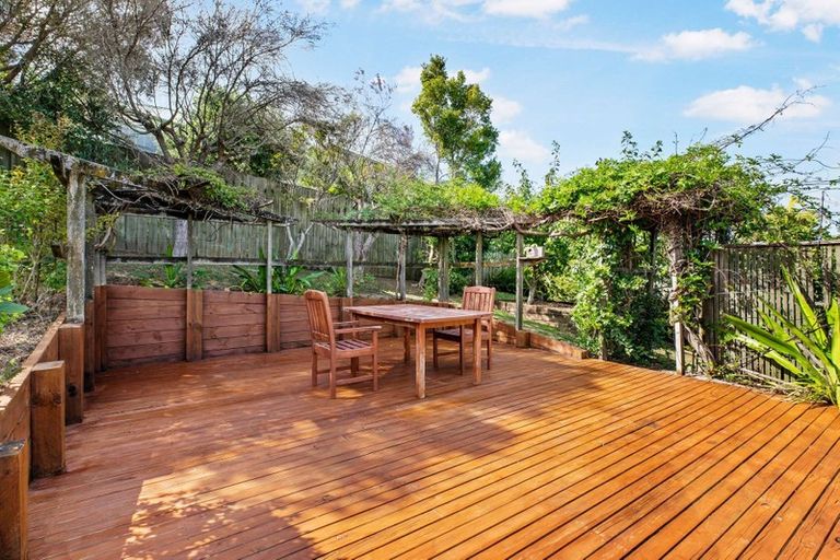 Photo of property in 9 Ambassador Glade, Orewa, 0931