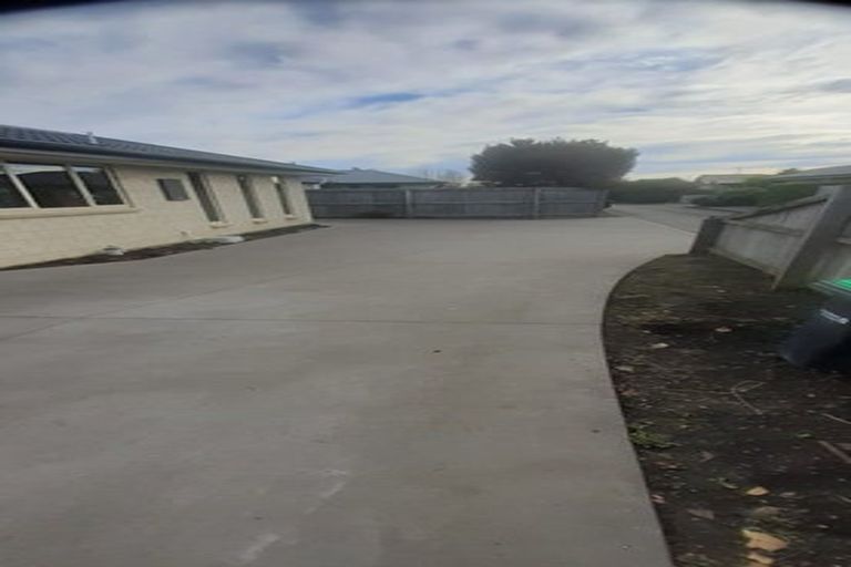 Photo of property in 8 Dunsford Close, Halswell, Christchurch, 8025