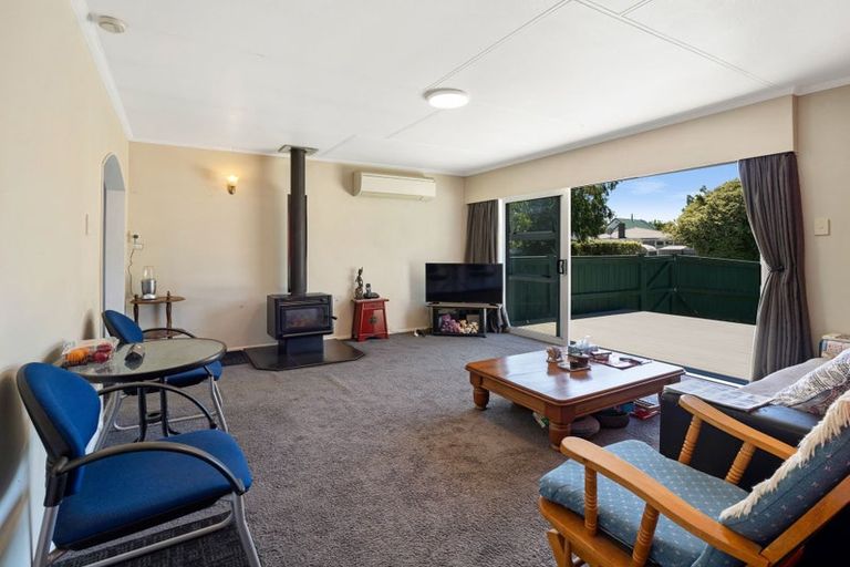 Photo of property in 30 Ruamahanga Crescent, Terrace End, Palmerston North, 4410