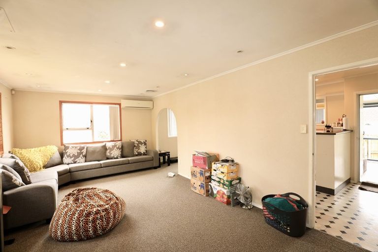 Photo of property in 21 Sikkim Crescent, Clover Park, Auckland, 2019