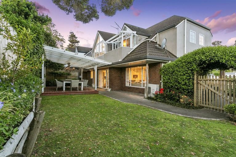 Photo of property in 1/48 Seaton Road, Murrays Bay, Auckland, 0630