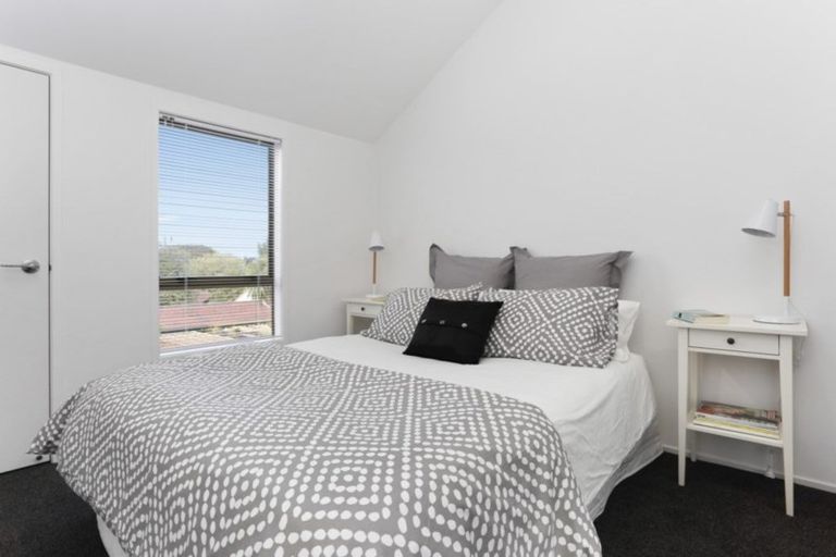 Photo of property in 2/93 Sunnybrae Road, Hillcrest, Auckland, 0627