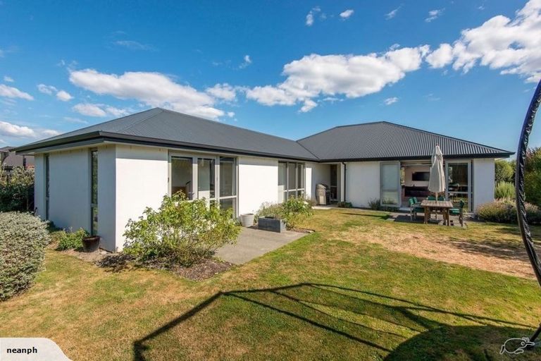 Photo of property in 28 Gosling Crescent, Halswell, Christchurch, 8025