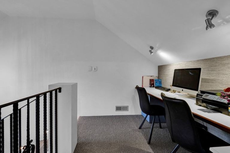 Photo of property in 5-7 Adam Lile Drive, Highlands Park, New Plymouth, 4312