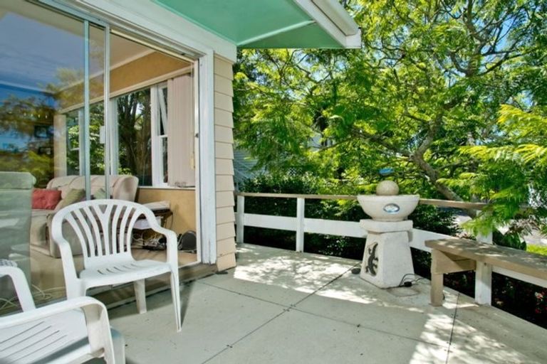 Photo of property in 36 Woodside Avenue, Northcote, Auckland, 0627