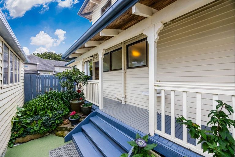 Photo of property in 11a Kerswill Place, Pakuranga, Auckland, 2010
