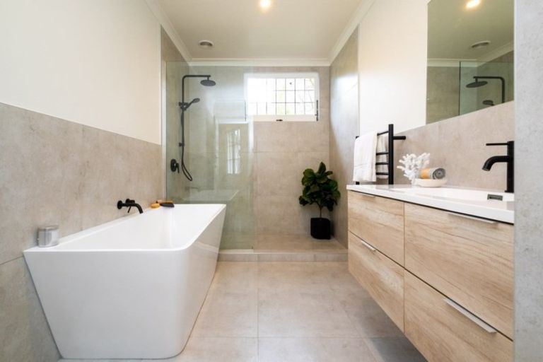 Photo of property in 11 Simla Avenue, Havelock North, 4130