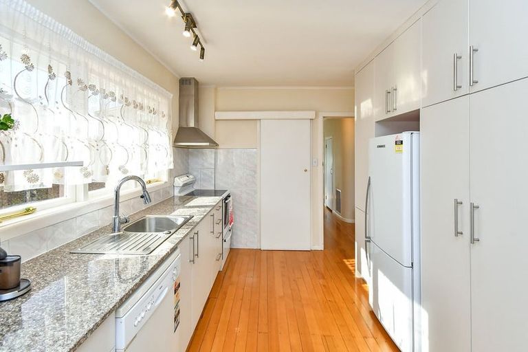 Photo of property in 75 Ridge Road, Howick, Auckland, 2014