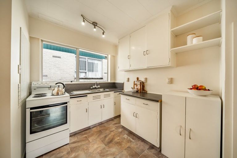 Photo of property in 9b Haylock Grove, Totara Park, Upper Hutt, 5018