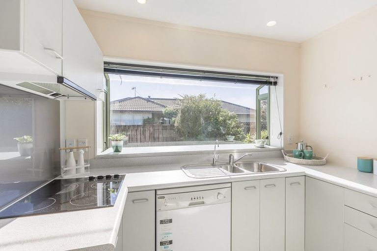 Photo of property in 102 Makarini Street, Paraparaumu, 5032