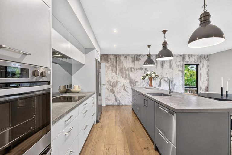 Photo of property in 20b Cambridge Road, Riverhead, 0820