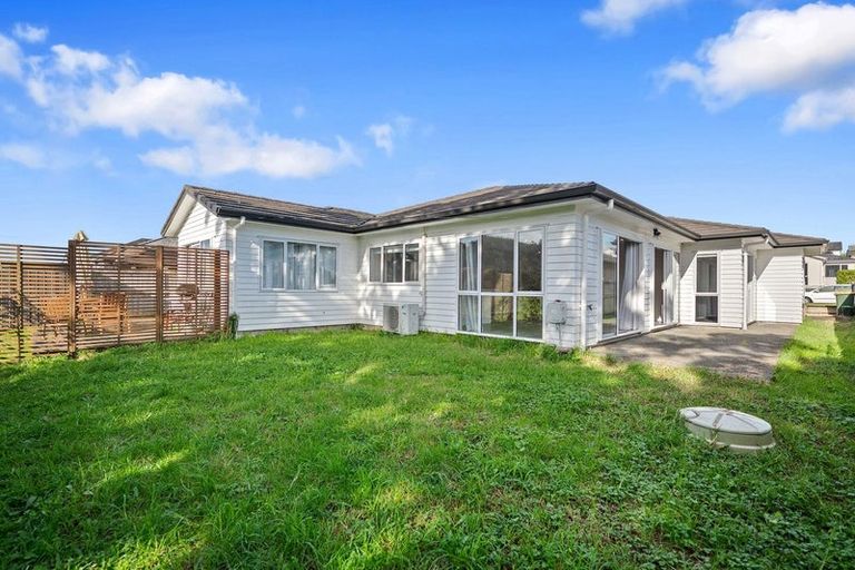 Photo of property in 9 Josh Road, Huapai, Kumeu, 0810