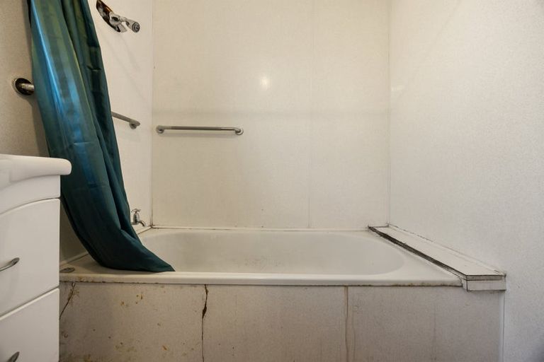 Photo of property in 53 Oakfield Crescent, Pukete, Hamilton, 3200