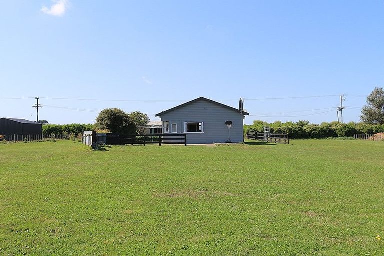 Photo of property in 357 Ketemarae Road, Hawera, 4675