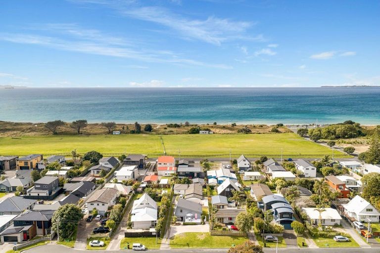 Photo of property in 82 Percy Road, Papamoa Beach, Papamoa, 3118