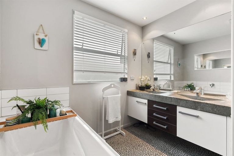 Photo of property in 12 Seabreeze Road, Mangawhai Heads, Mangawhai, 0505