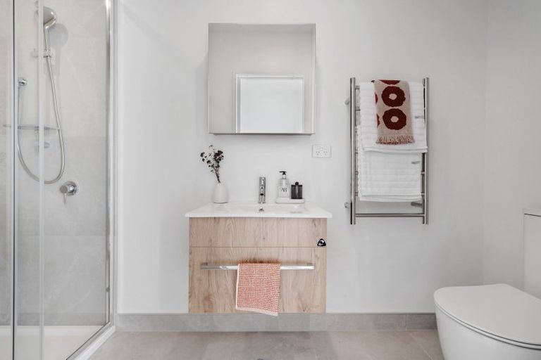 Photo of property in 15 Fencible Drive, Howick, Auckland, 2014