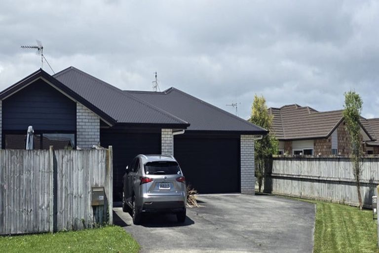 Photo of property in 28 Sirius Crescent, Rototuna North, Hamilton, 3210