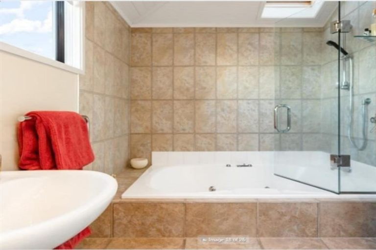 Photo of property in 7a View Road, Campbells Bay, Auckland, 0630