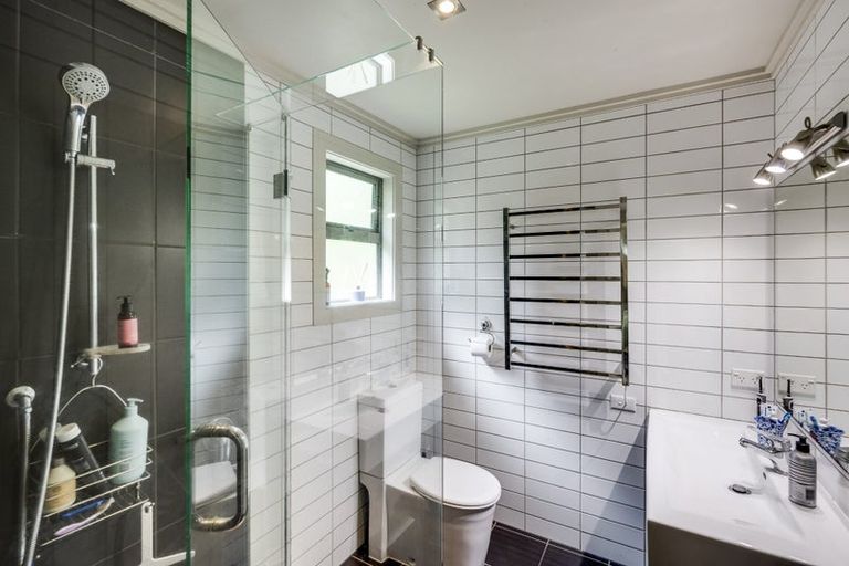 Photo of property in 49 Chaucer Road, Hospital Hill, Napier, 4110