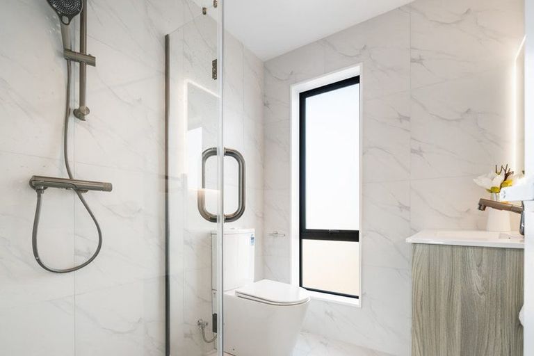 Photo of property in 12c Wylie Avenue, Sunnynook, Auckland, 0620