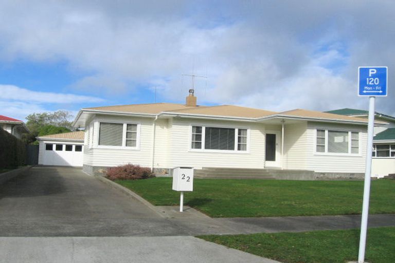 Photo of property in 22 Newhaven Place, Roslyn, Palmerston North, 4414