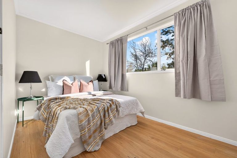 Photo of property in 2/35a Woodglen Road, Glen Eden, Auckland, 0602
