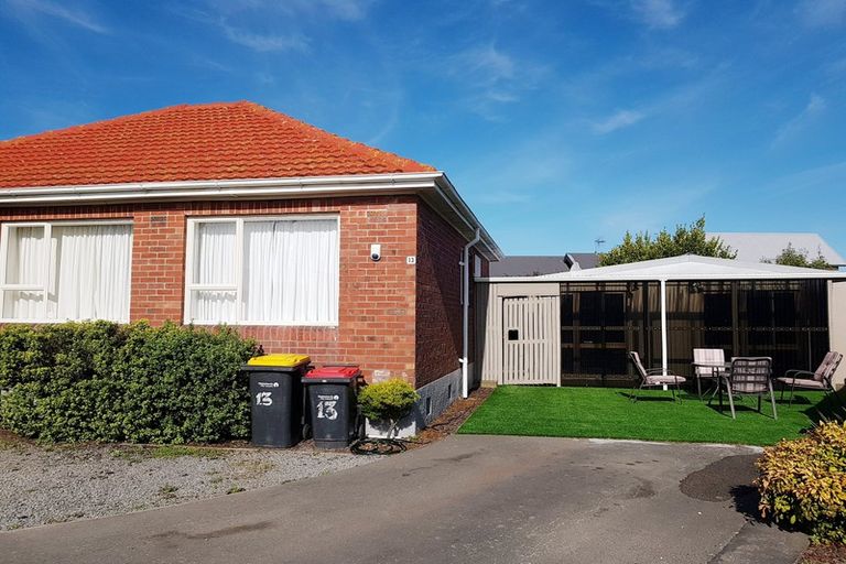Photo of property in 13 Broadbent Street, Riccarton, Christchurch, 8041