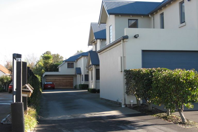 Photo of property in 2/21 Stoneyhurst Street, St Albans, Christchurch, 8014