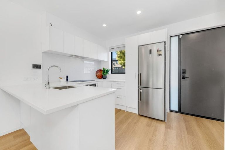 Photo of property in 6 Rara Lane, Manukau, Auckland, 2104