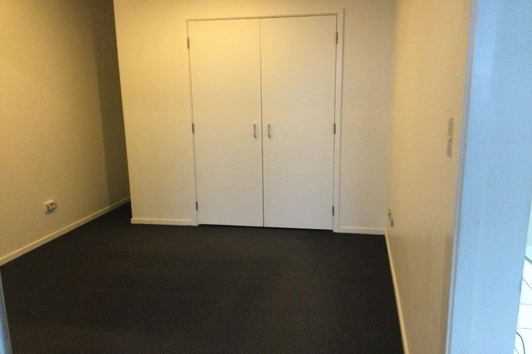 Photo of property in Alpha Apartments, 802/17 Vogel Lane, Auckland Central, Auckland, 1010