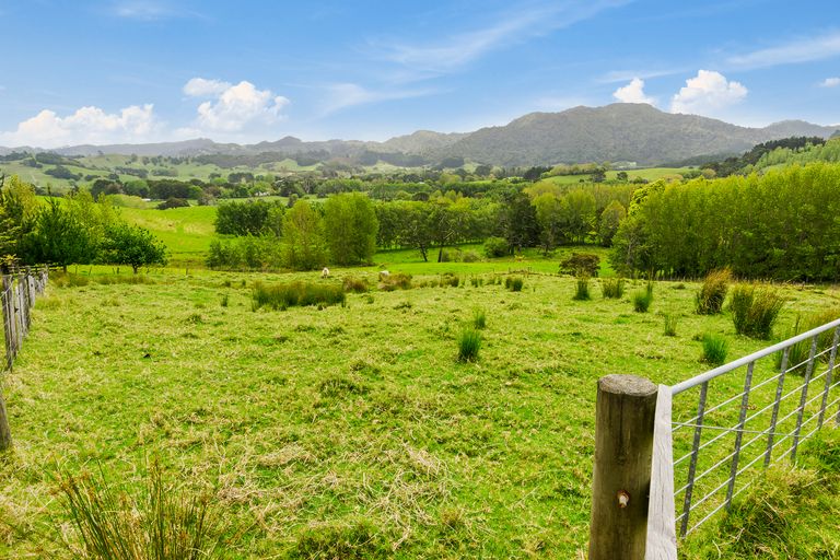 Photo of property in 50 Upper Whangateau Road, Big Omaha, Warkworth, 0985