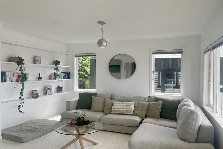 Photo of property in 20 Jean Place, Stanmore Bay, Whangaparaoa, 0932