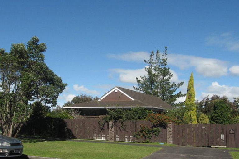 Photo of property in 6 Lewisham Street, Highland Park, Auckland, 2010