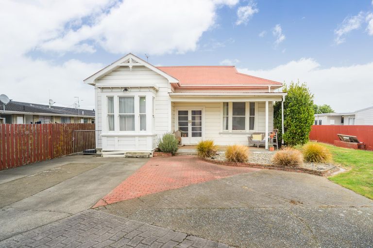 Photo of property in 42 Pascal Street, Palmerston North, 4410