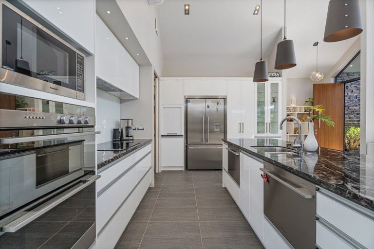 Photo of property in 8 Sara Way, Whitianga, 3510