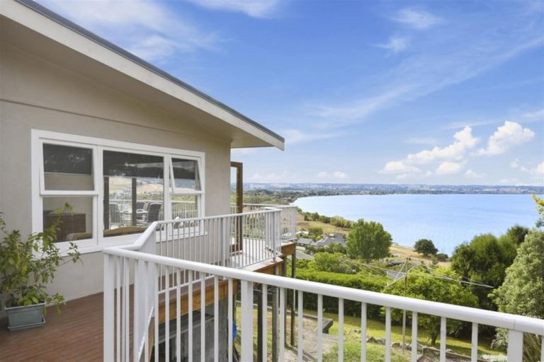 Photo of property in 7 Naera Place, Kawaha Point, Rotorua, 3010