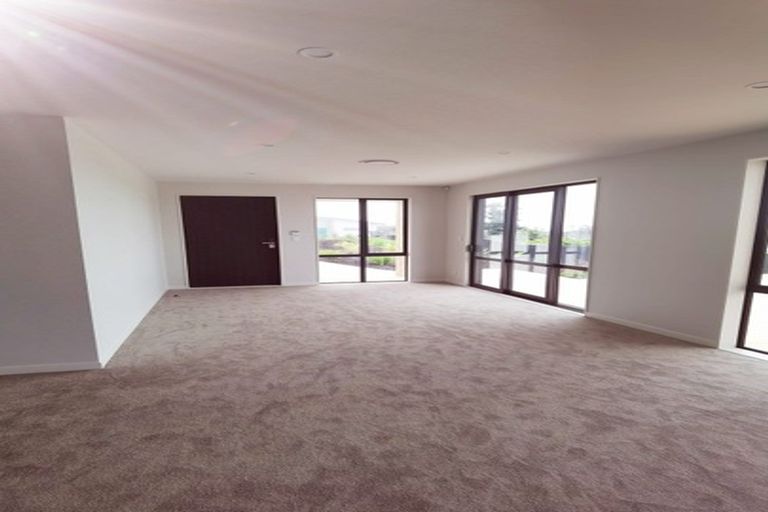 Photo of property in 14 Woodridge Drive, Stanmore Bay, Whangaparaoa, 0932