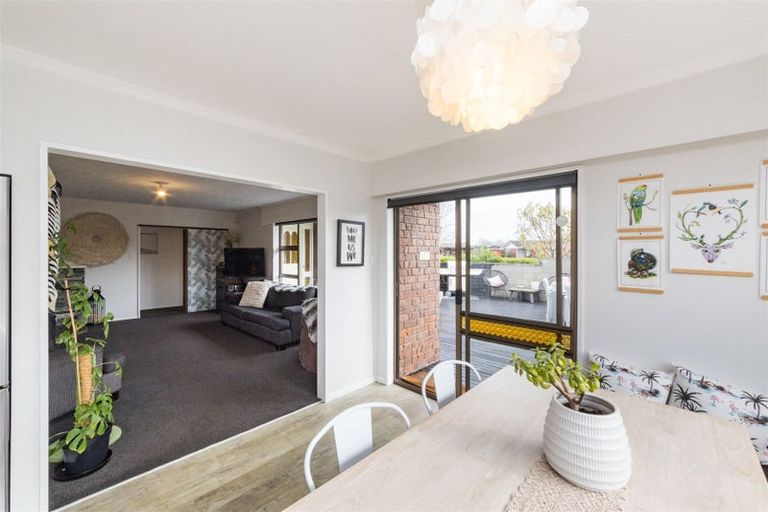 Photo of property in 6 Wedgwood Grove, Highbury, Palmerston North, 4412