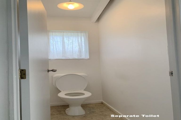 Photo of property in 1/26 Peterhouse Place, West Harbour, Auckland, 0618