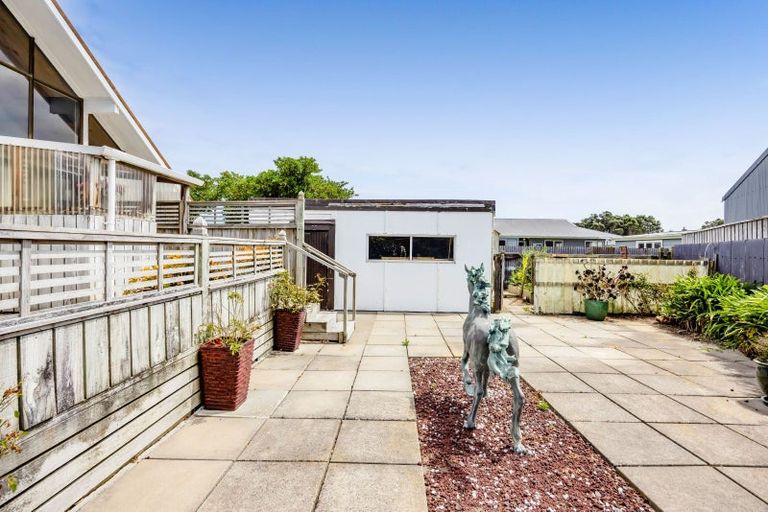 Photo of property in 5 Dieffenbach Street, Opunake, 4616